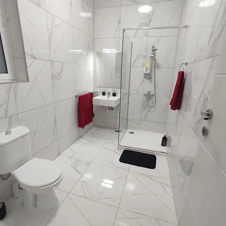 別荘 Charming Townhouse - Steps From Waterfront *