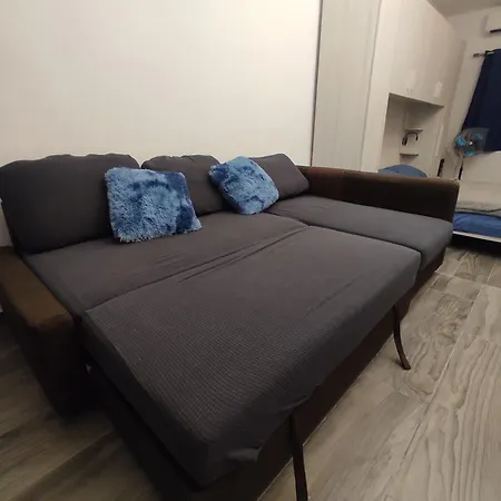 Charming Townhouse - Steps From Waterfront *