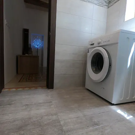 Charming Townhouse - Steps From Waterfront マルサシュロック