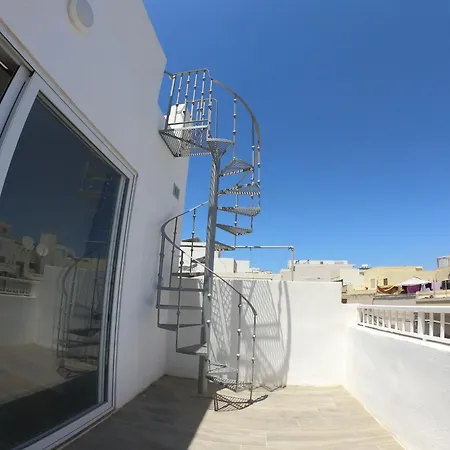 Feriehus Charming Townhouse - Steps From Waterfront Marsaxlokk