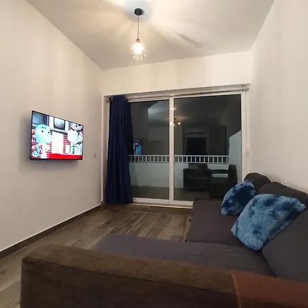 Charming Townhouse - Steps From Waterfront *