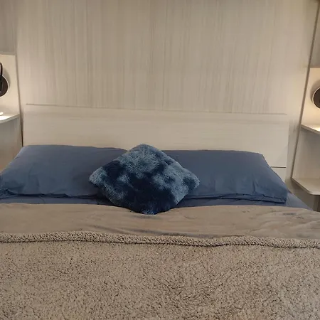 Charming Townhouse - Steps From Waterfront 別荘 *