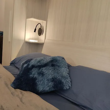 Charming Townhouse - Steps From Waterfront *