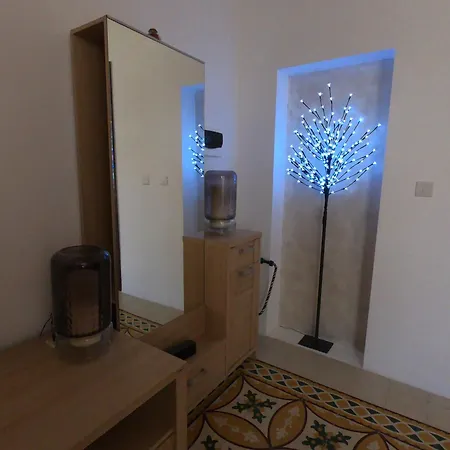 Дом отдыха Charming Townhouse - Steps From Waterfront