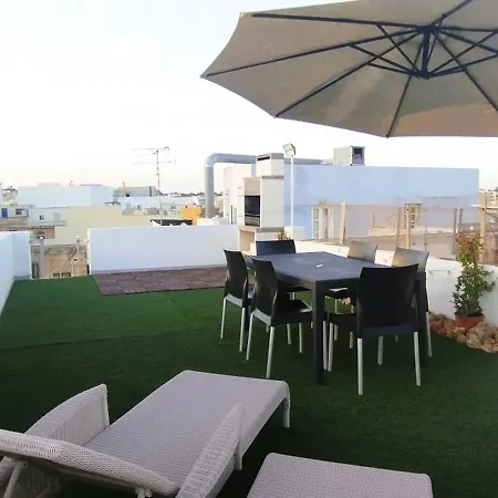 Feriehus Charming Townhouse - Steps From Waterfront *