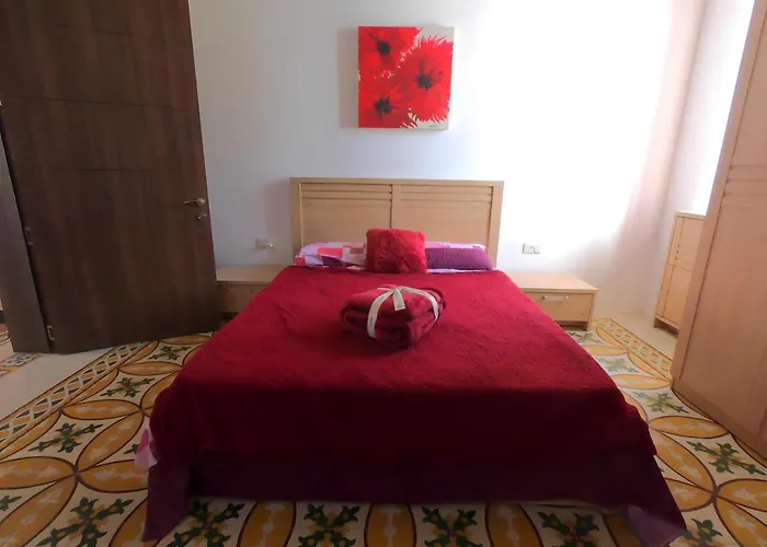 Hébergement de vacances Charming Townhouse - Steps From Waterfront *