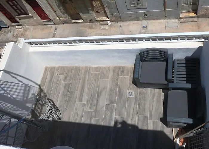 Charming Townhouse - Steps From Waterfront