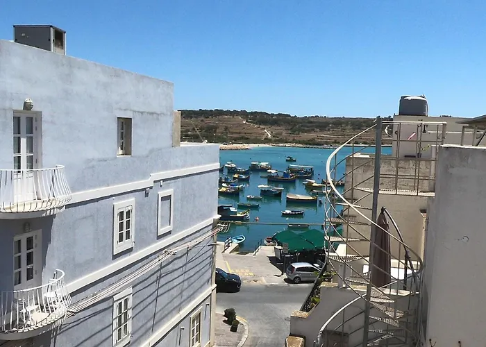 Charming Townhouse - Steps From Waterfront *