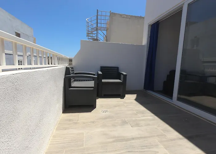 Charming Townhouse - Steps From Waterfront