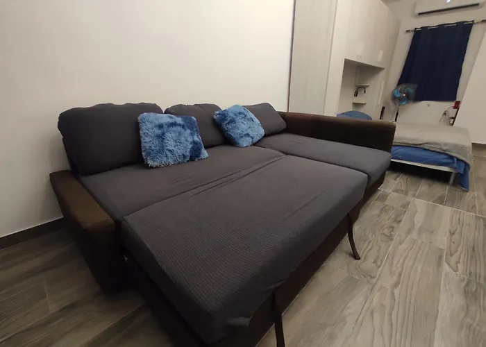 Charming Townhouse - Steps From Waterfront *