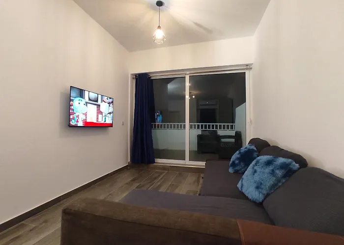 Charming Townhouse - Steps From Waterfront *