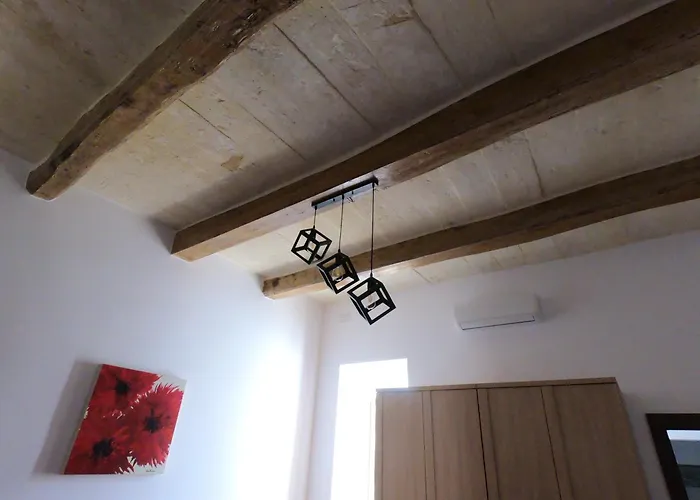 Hébergement de vacances Charming Townhouse - Steps From Waterfront *