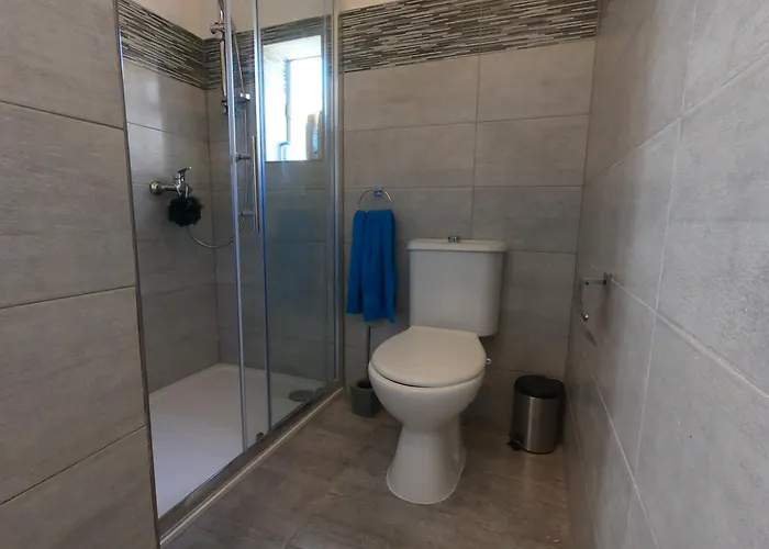 Hébergement de vacances Charming Townhouse - Steps From Waterfront *