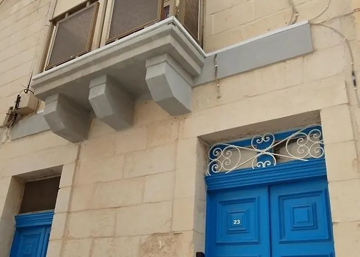 Case de vacanță Charming Townhouse - Steps From Waterfront Marsaxlokk