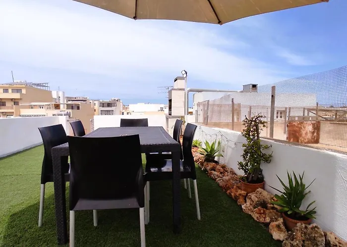 Charming Townhouse - Steps From Waterfront *