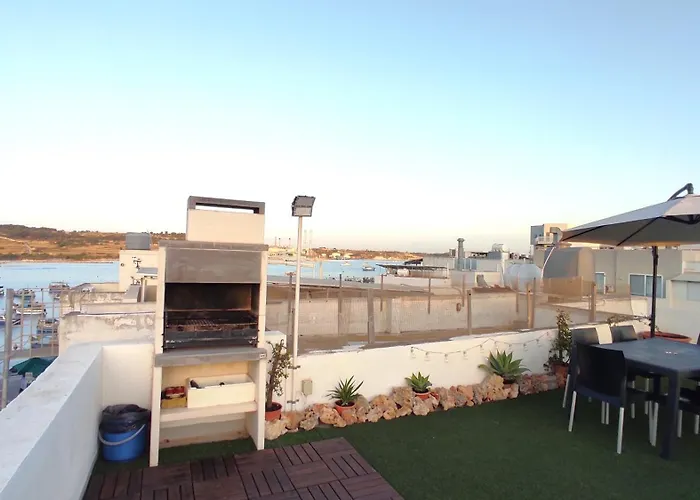 Hébergement de vacances Charming Townhouse - Steps From Waterfront *