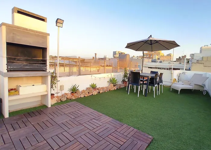 Charming Townhouse - Steps From Waterfront Hébergement de vacances Marsaxlokk